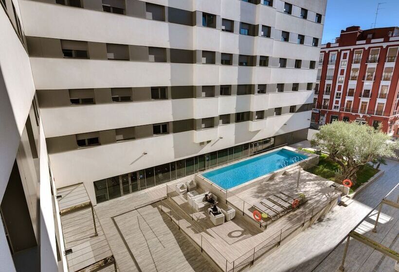 هاستل Livensa Living Studios Valencia Marina Real