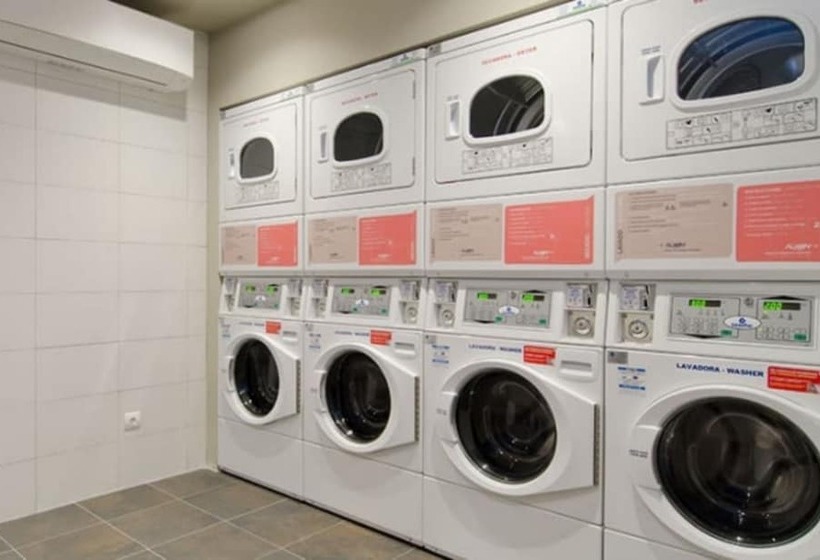 هاستل Livensa Living Studios Valencia Marina Real