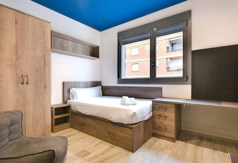 هاستل Livensa Living Studios Valencia Marina Real