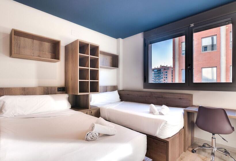 هاستل Livensa Living Studios Valencia Marina Real