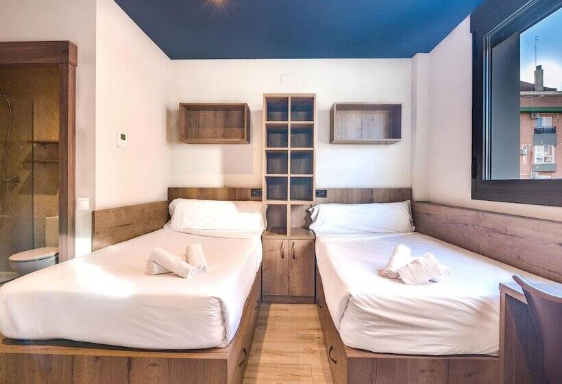 هاستل Livensa Living Studios Valencia Marina Real