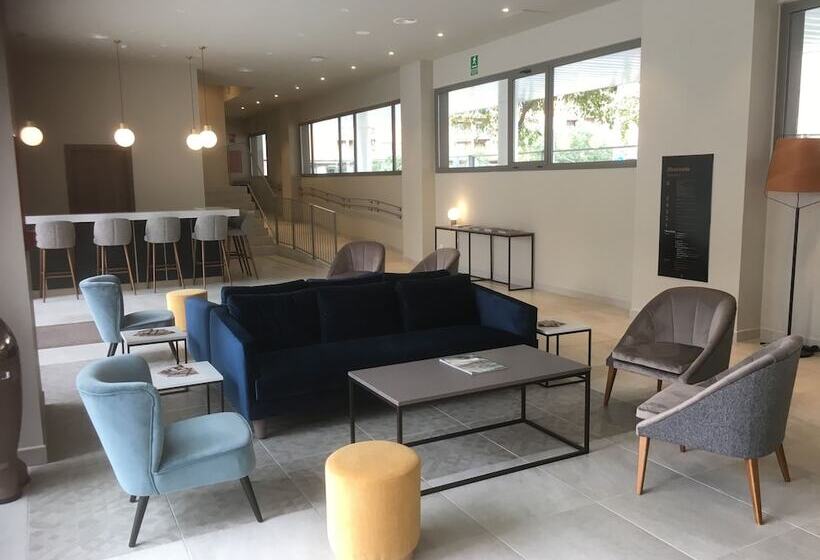 هاستل Livensa Living Studios Valencia Marina Real