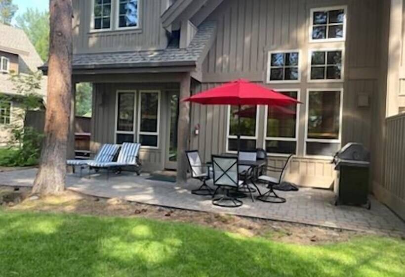 Aquila Lodge   Unit 15