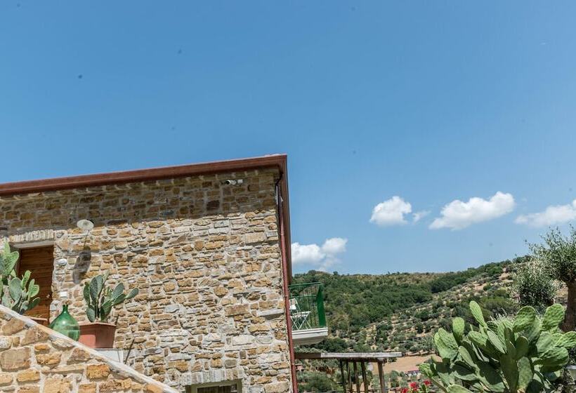 Bed and Breakfast Country House L Antica Pietra