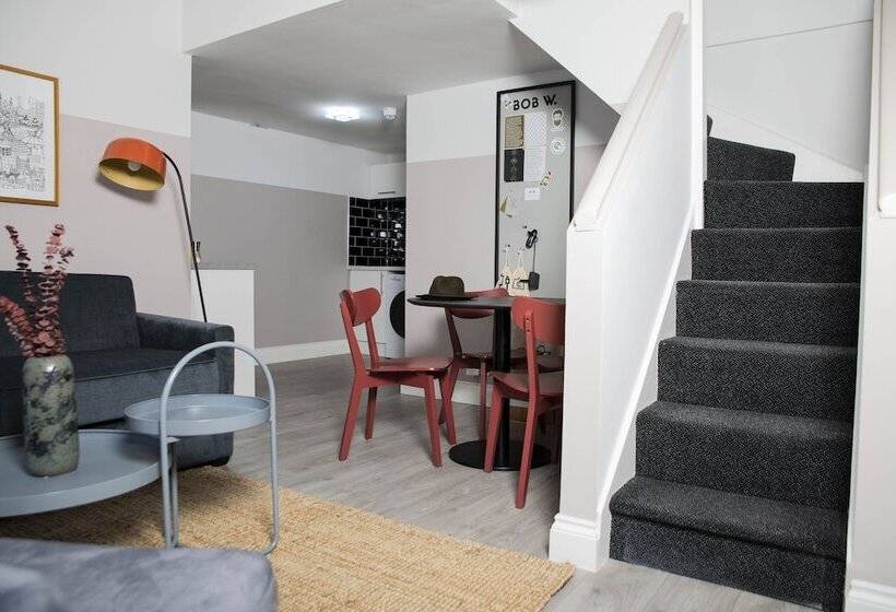 Bob W Commercial House