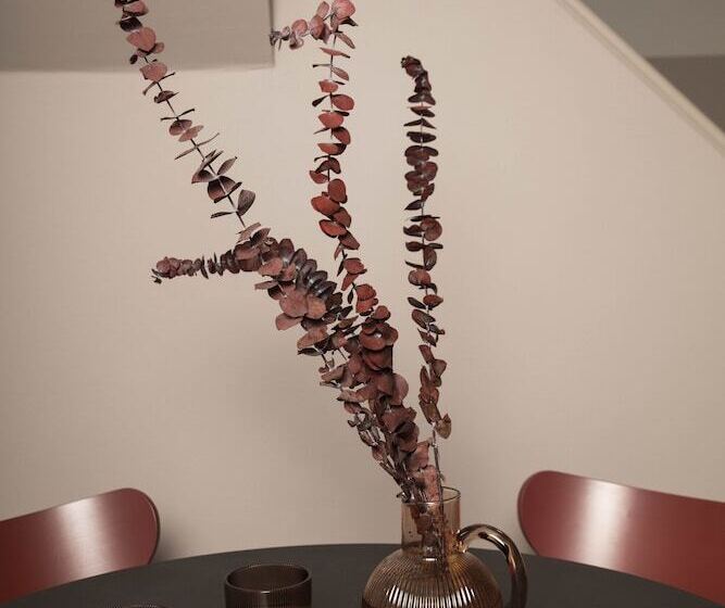 Bob W Commercial House