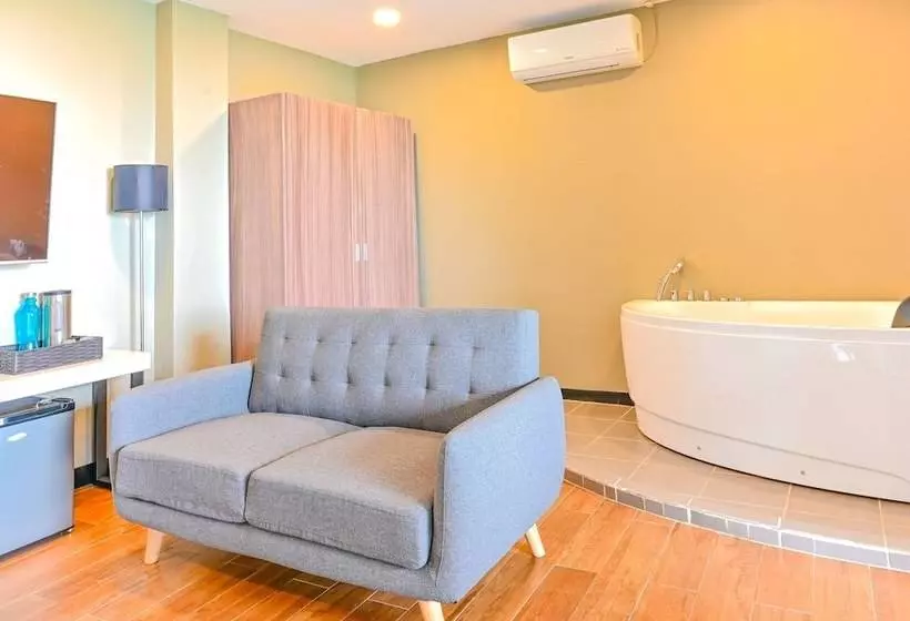 Capital O 890 Nami Hotel Tagaytay