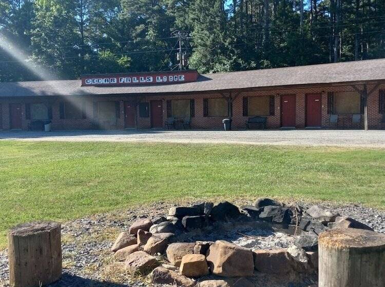Cedar Falls Motel