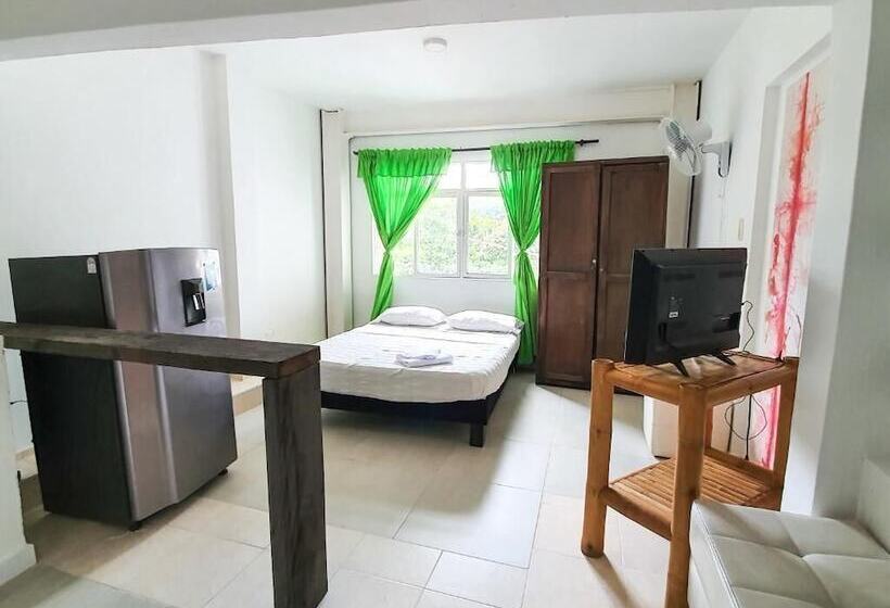 Hostal La Mercedes Street