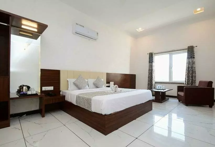 ホテル Elet Prima A Luxury Boutique Resort