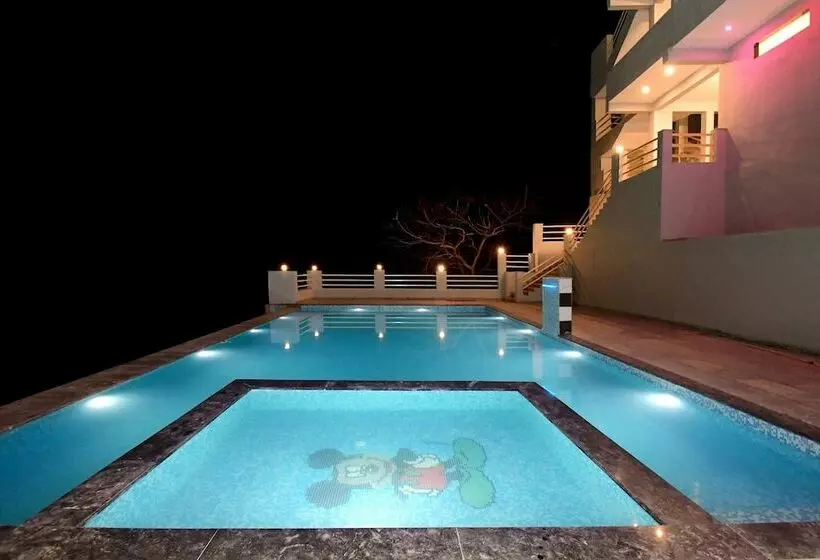 ホテル Elet Prima A Luxury Boutique Resort