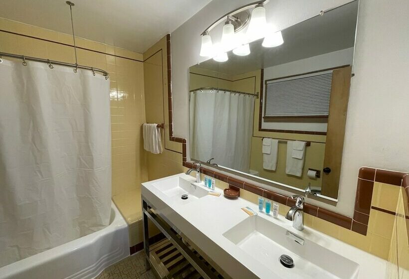 Отель New Hope Lodge