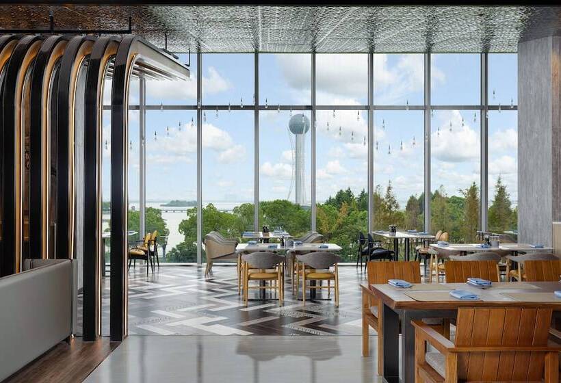 Отель Renaissance Changzhou Wujin