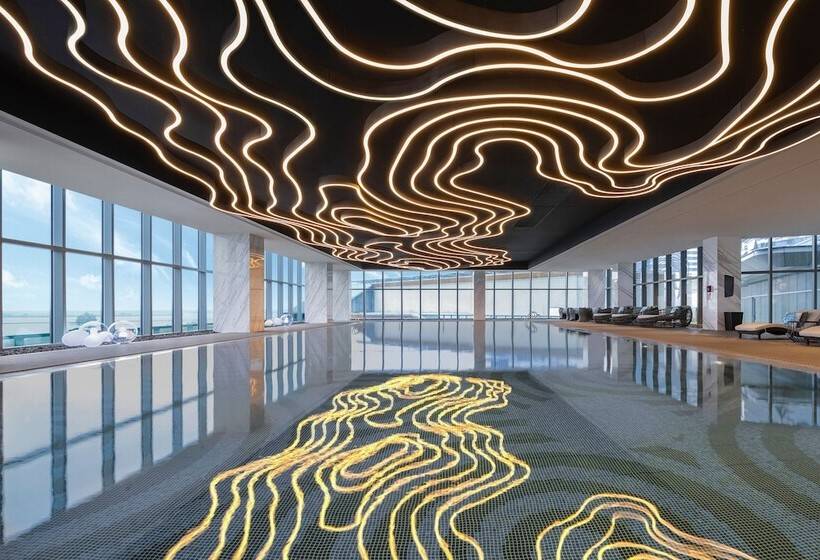 Отель Renaissance Changzhou Wujin