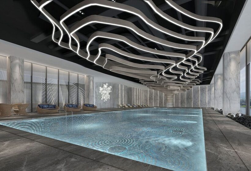 Отель Renaissance Changzhou Wujin