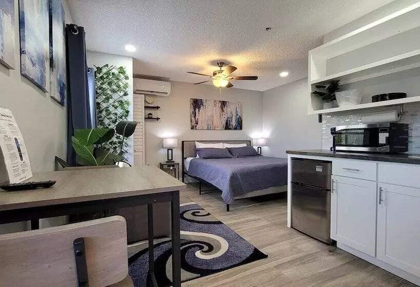 Hotelli Sunny Palms Inn