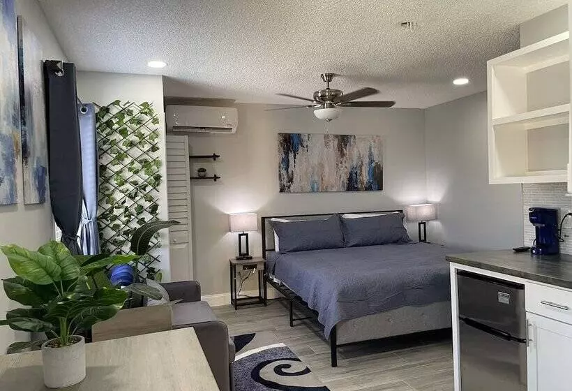 Hotelli Sunny Palms Inn