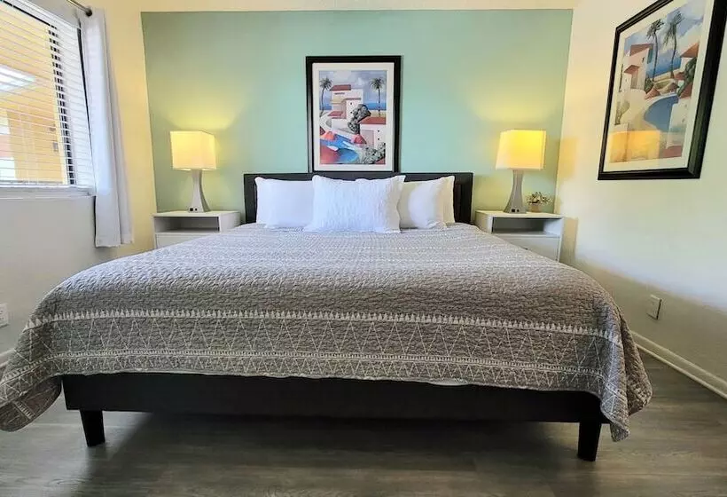 Hotelli Sunny Palms Inn