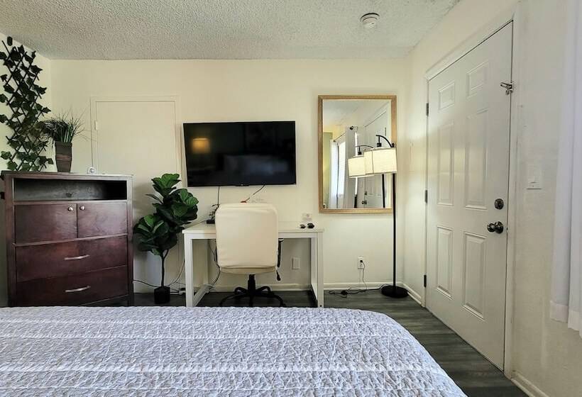 酒店 Sunny Palms Inn