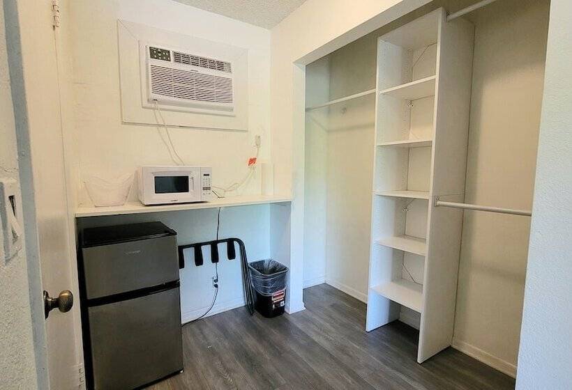 酒店 Sunny Palms Inn