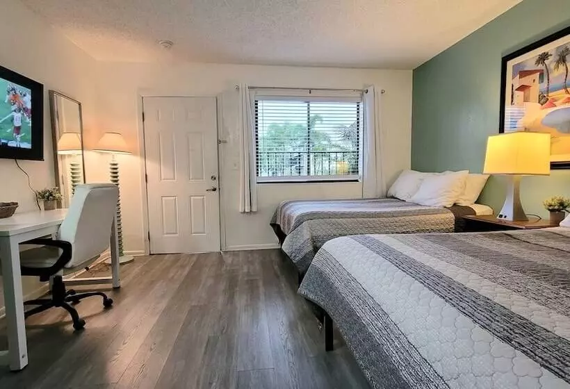 Hotelli Sunny Palms Inn