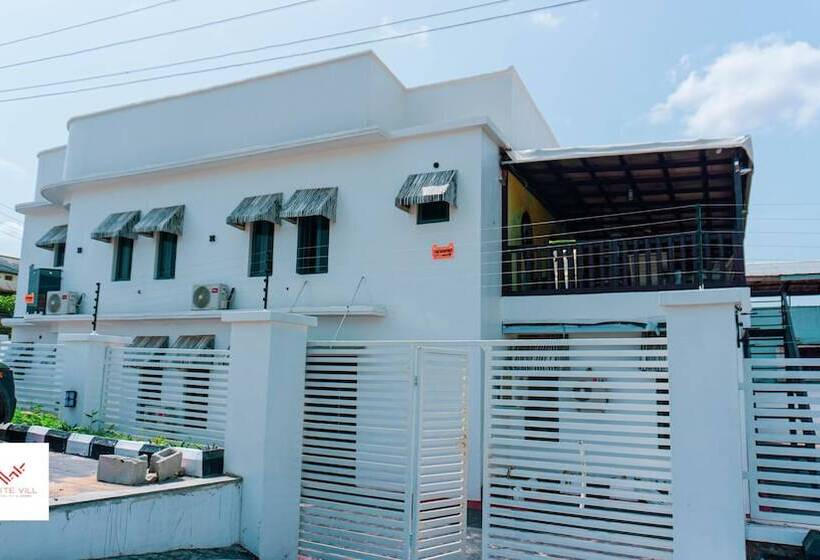 هتل Whitevill Hospitality And Homes