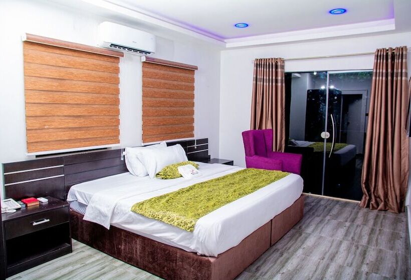 هتل Whitevill Hospitality And Homes