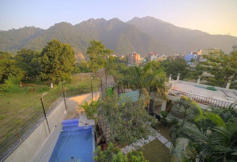 هتل Yogved Hospitality And Resort