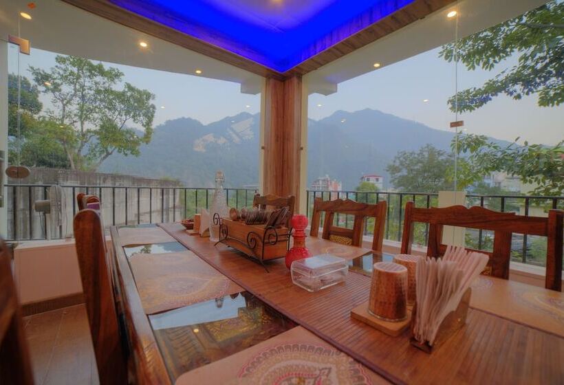 هتل Yogved Hospitality And Resort