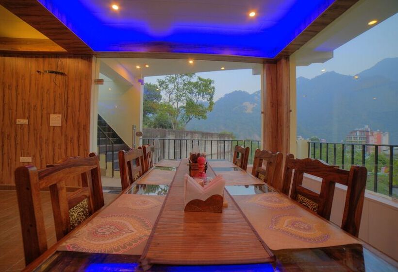 هتل Yogved Hospitality And Resort