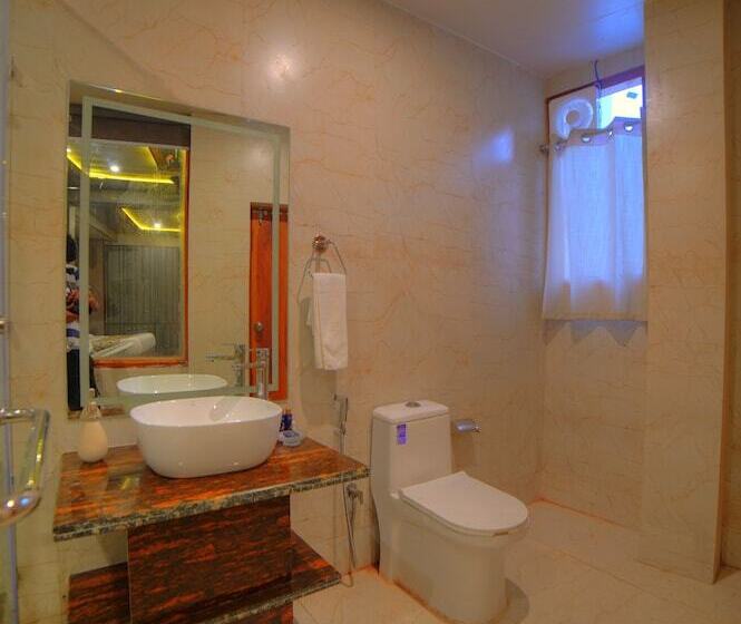 هتل Yogved Hospitality And Resort