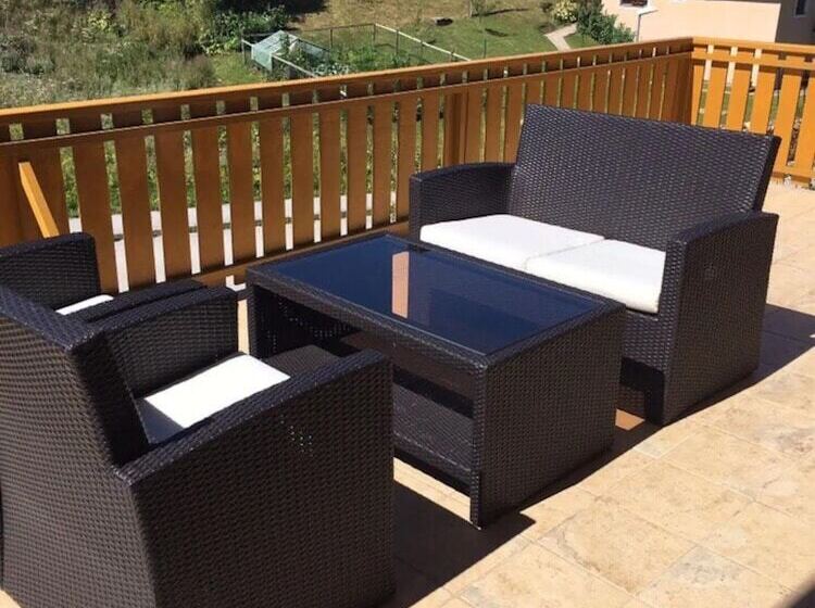 דירת נופש Beautiful 3 Bed House In Crni Lug