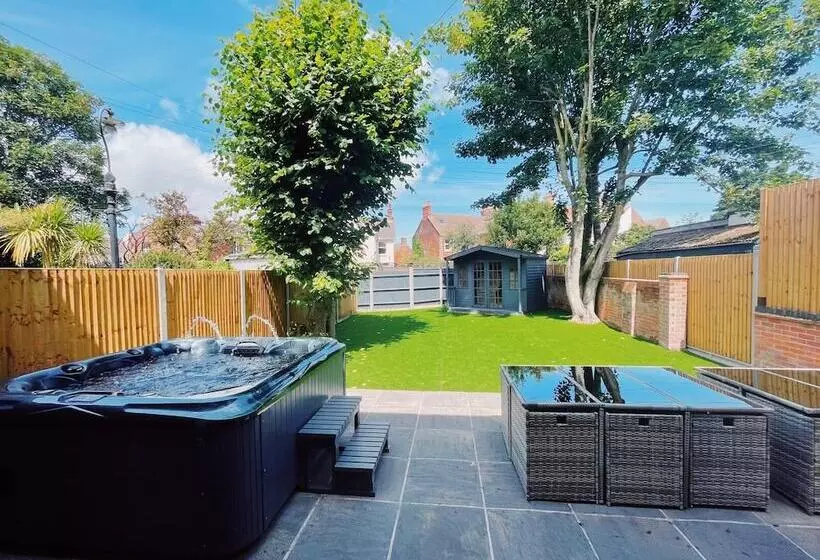 レジデンス Stunning 8 Bed House With Sea & Beach Views