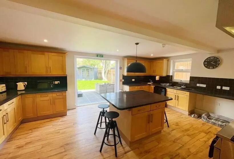 レジデンス Stunning 8 Bed House With Sea & Beach Views