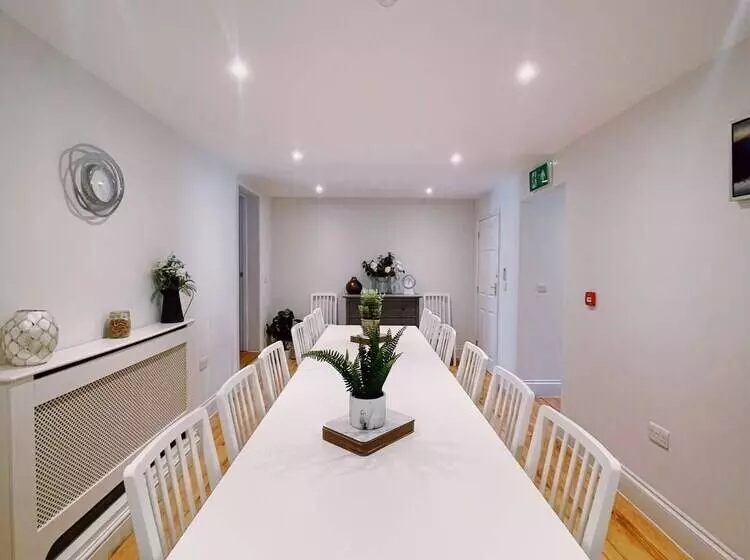 レジデンス Stunning 8 Bed House With Sea & Beach Views