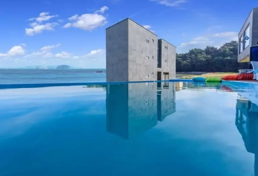 Daebudo Oblique198 Pool Villa Pension