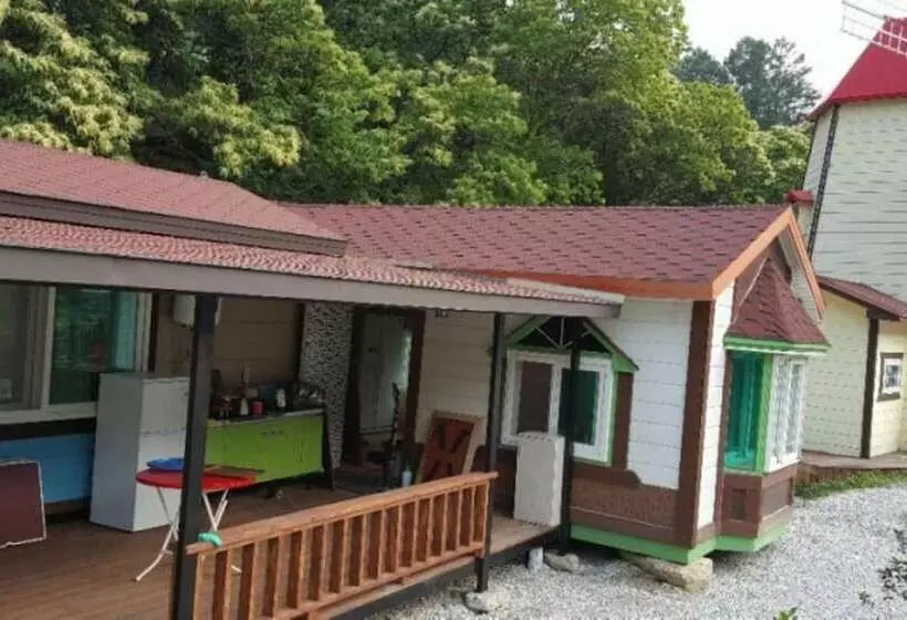 Geochang Windmill Village Pension