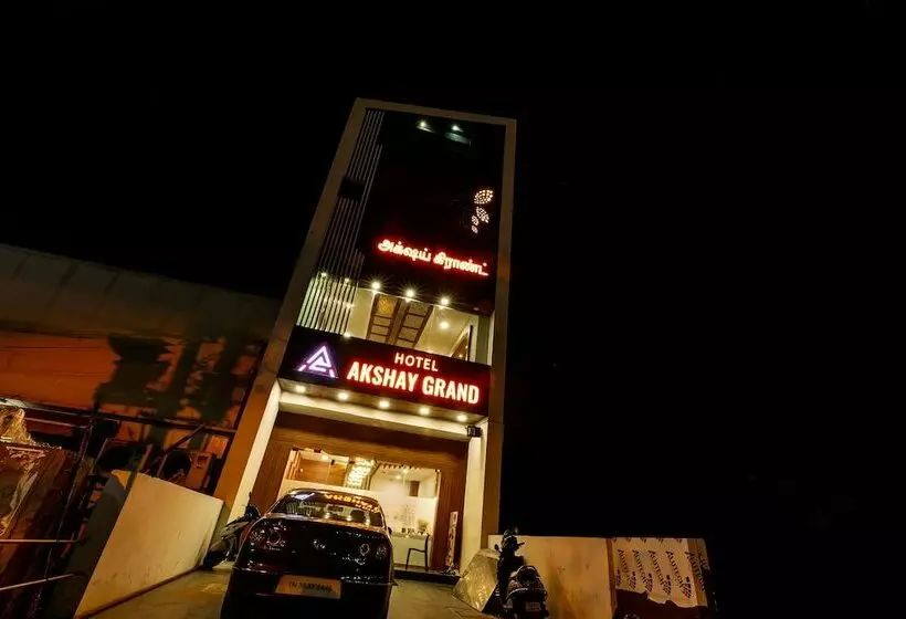 ホテル Akshay Grand
