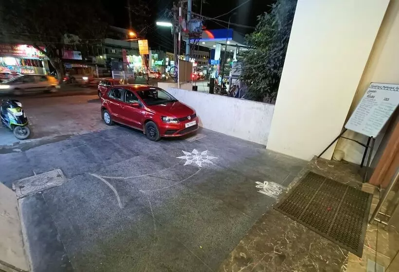 ホテル Akshay Grand