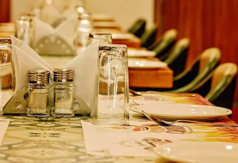 ホテル Akshay Grand