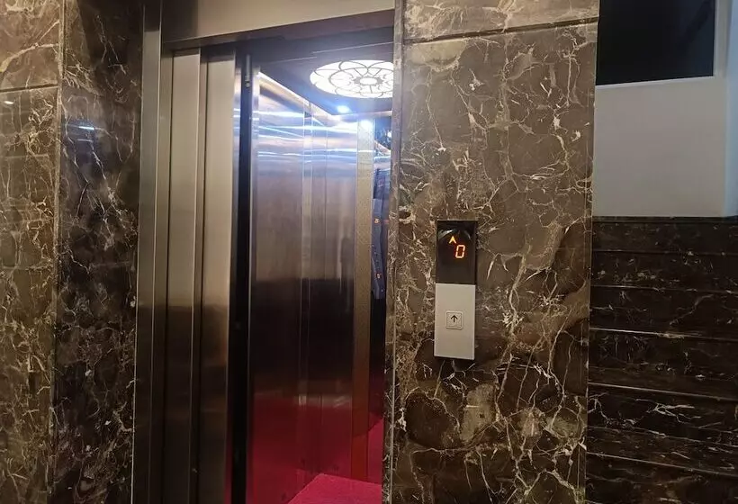 ホテル Akshay Grand