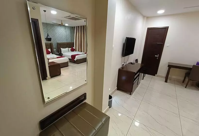 ホテル Akshay Grand