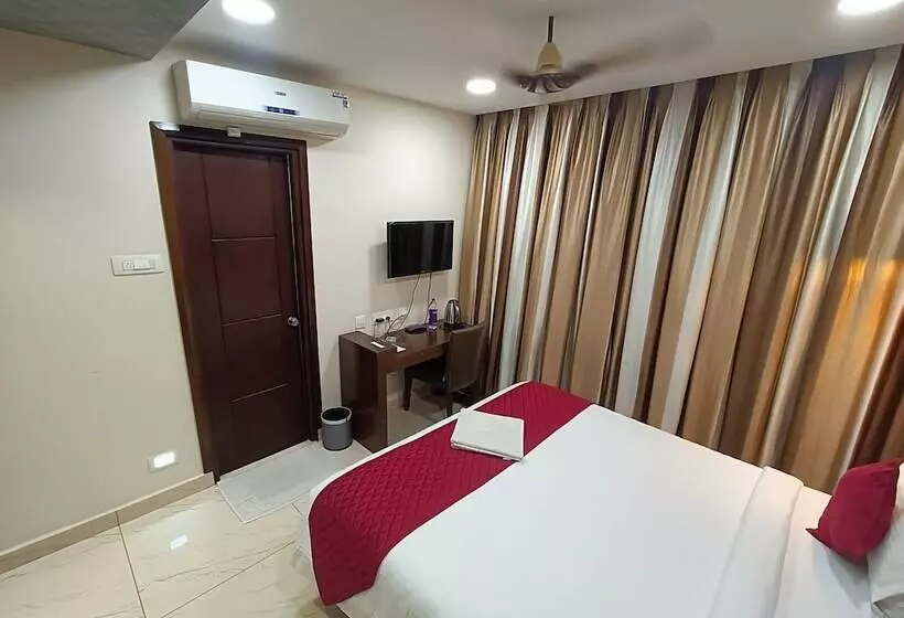 ホテル Akshay Grand