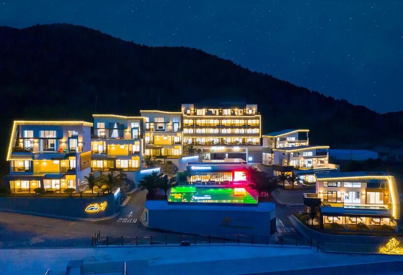 ホテル Blue Mango Pool Villa & Resort