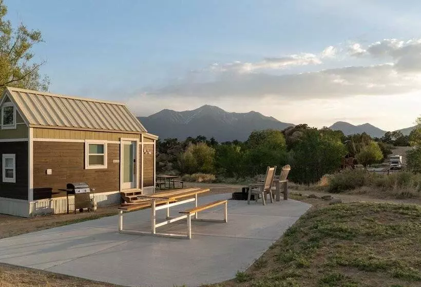 Hotelli Bv Overlook Camp & Lodging