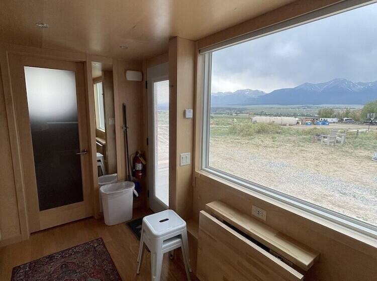 Hotel Bv Overlook Camp & Lodging