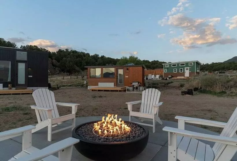 Hotelli Bv Overlook Camp & Lodging