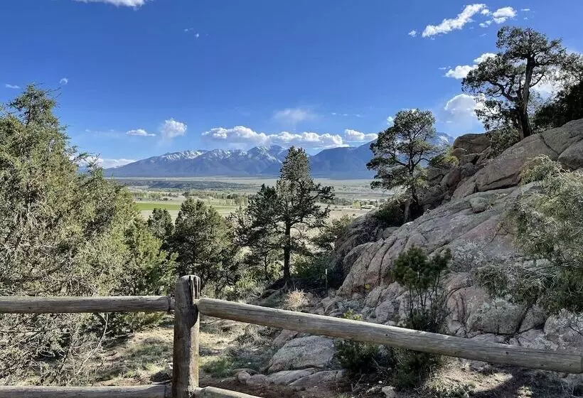 Hotelli Bv Overlook Camp & Lodging