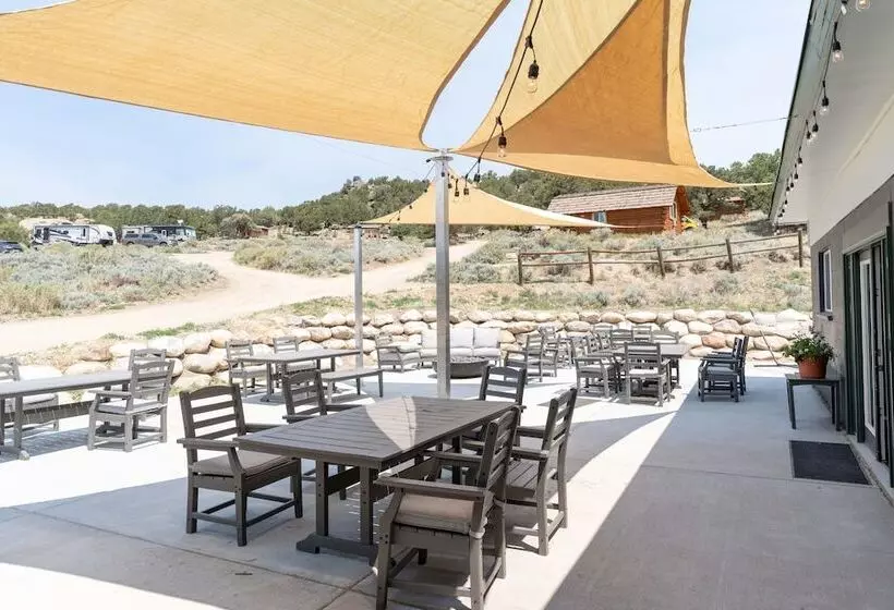 Hotelli Bv Overlook Camp & Lodging