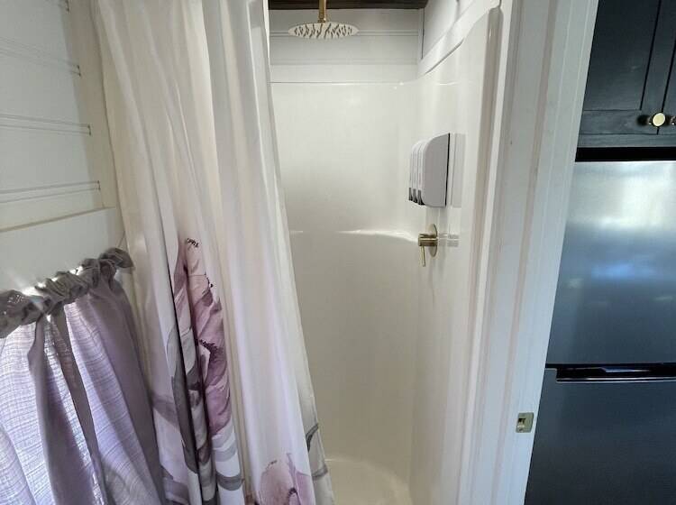 Hotel Bv Overlook Camp & Lodging